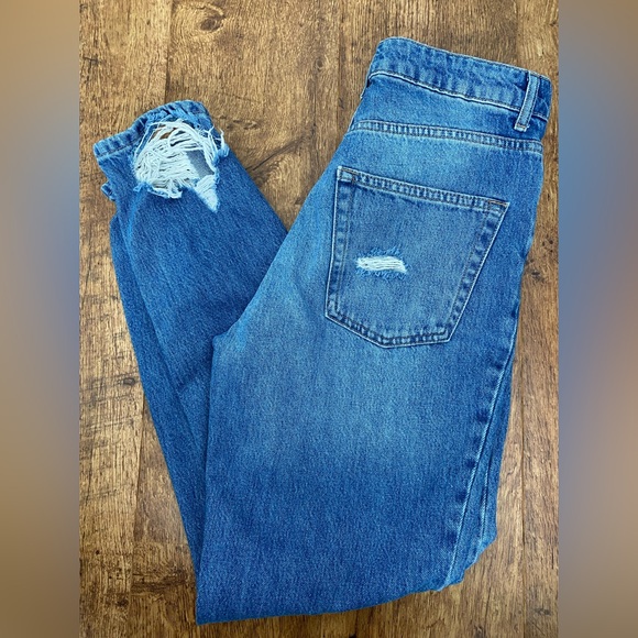 SOLD! Topshop mom jeans! - Picture 4 of 4